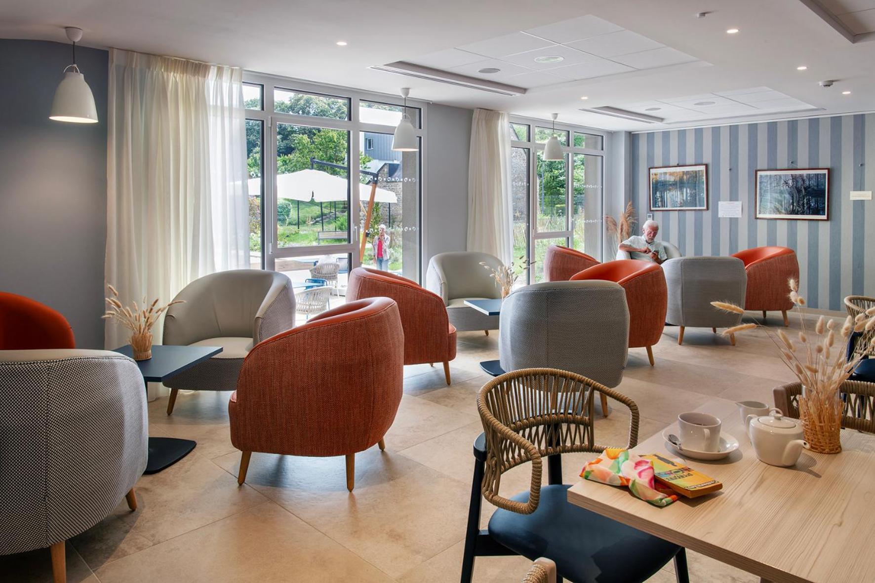 Residence Services Seniors - Domitys Les Jardins D'Ahna Dinan Exterior foto